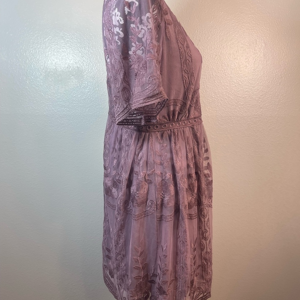 Boho Elegant Mauve Lace Dress​​​ Size M - Picture 3 of 12